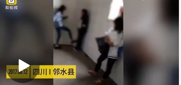 暴力女生踢男生裆_踢暴力男生女生裆部的视频_踢男生的裆