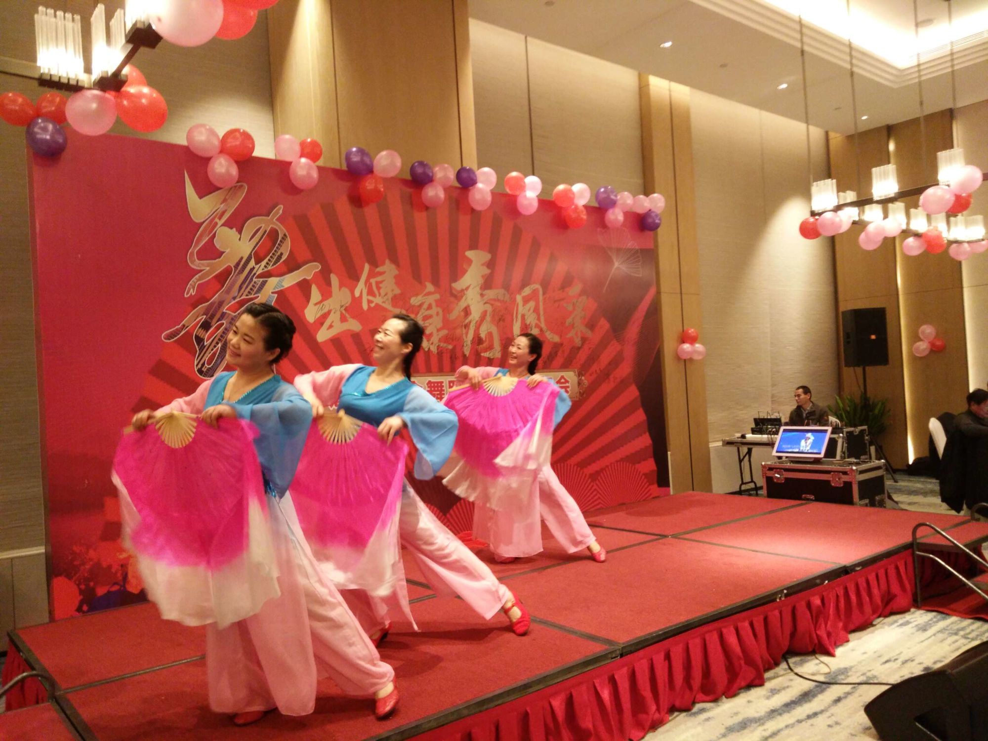 年会节目游戏叫什么_年会节目游戏大全_年会游戏节目