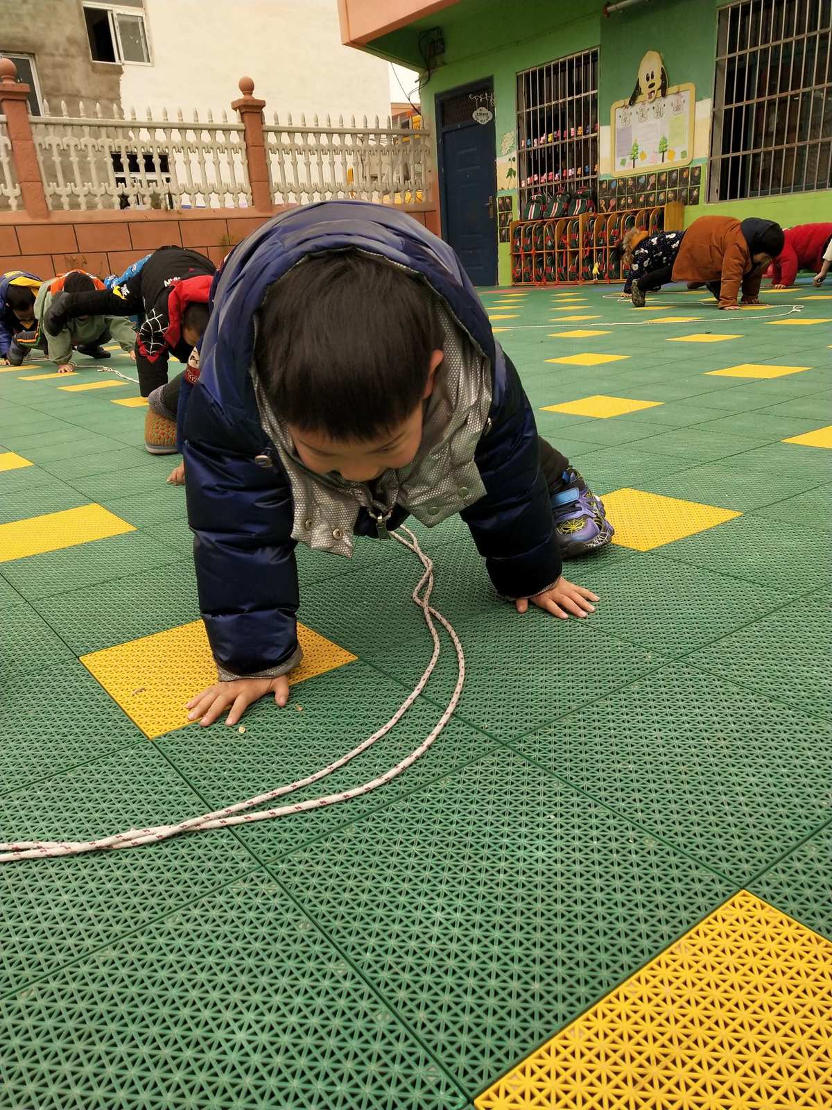 类似割绳子游戏_类似割绳子的游戏_割绳子游戏