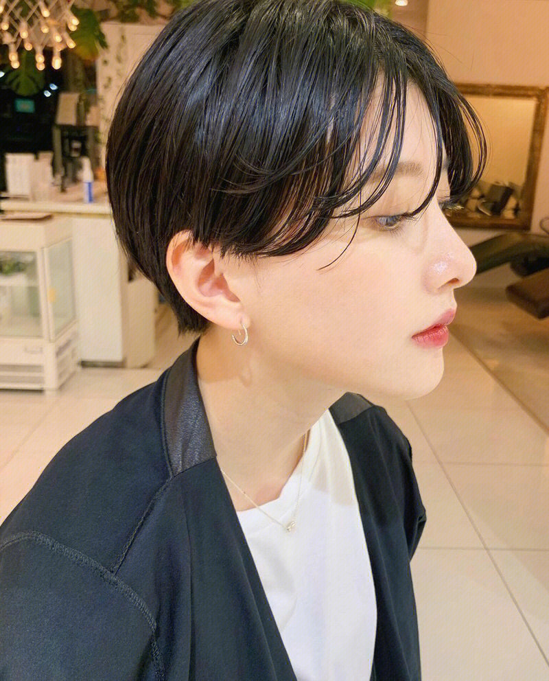 短发流行发型_短发流行色_流行短发