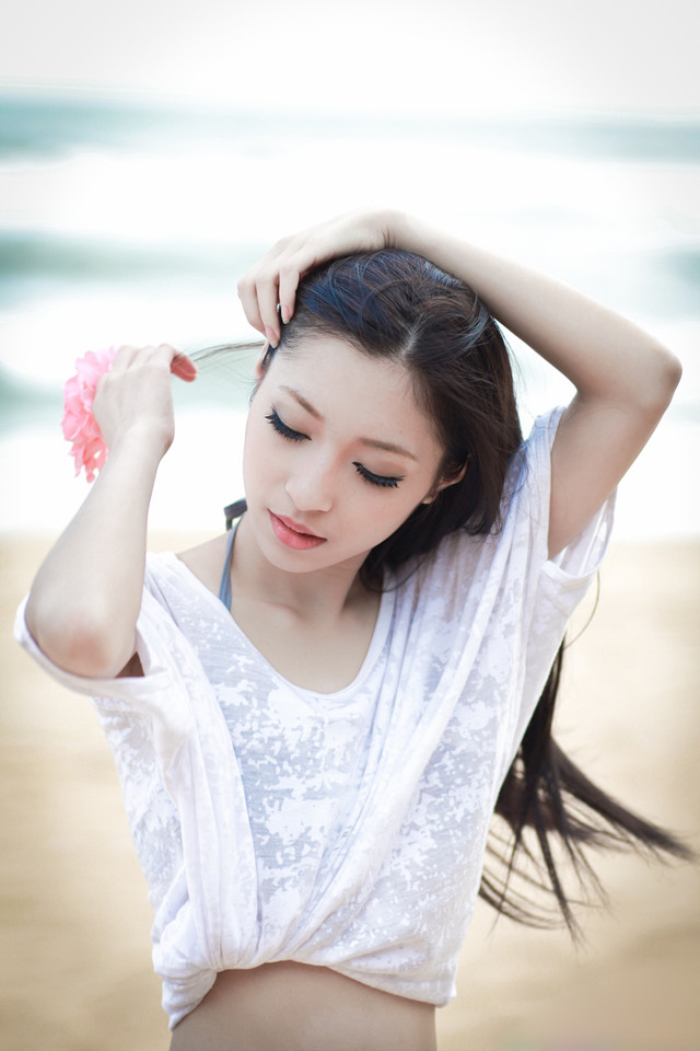 游泳比基尼美女照片_比基尼美女照片