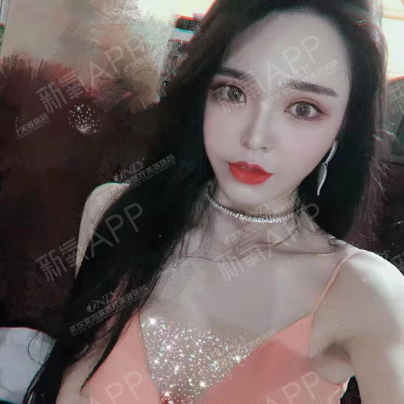 卖丰胸产品犯法吗_卖丰胸产品的话术一整套_美女丰胸后卖玉挣300万