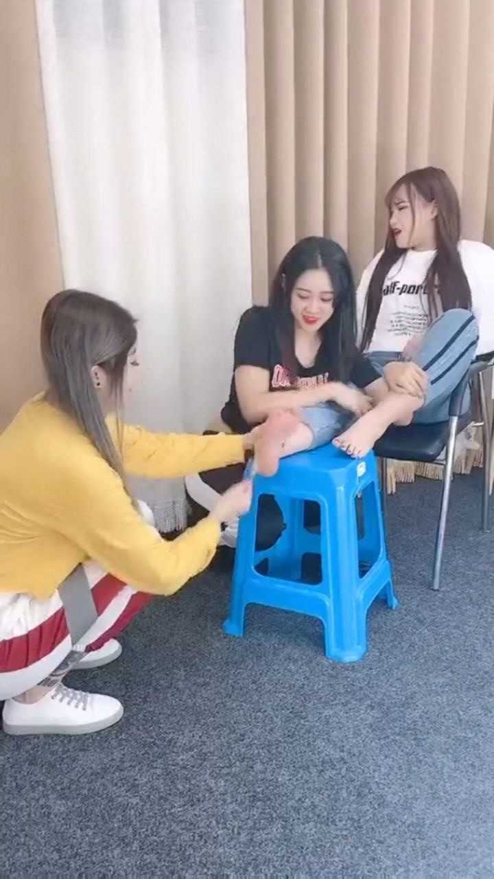 yy惩罚女主播福利视频_连麦游戏惩罚主播方法_整人游戏惩罚麦手