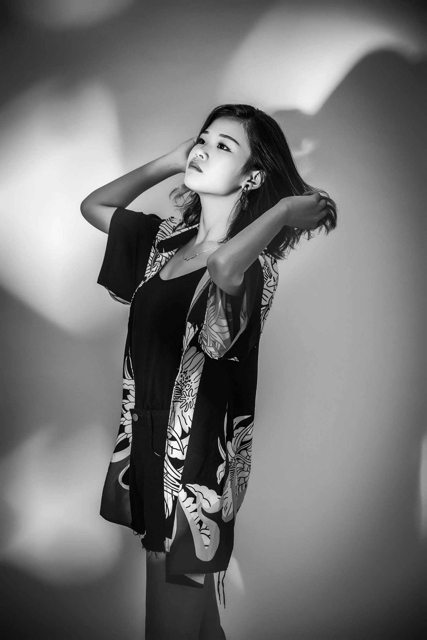 美女裸图_女生胸部裸图写真_美女裸图写真