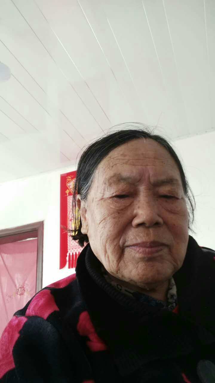 欧美老奶奶快爱自拍