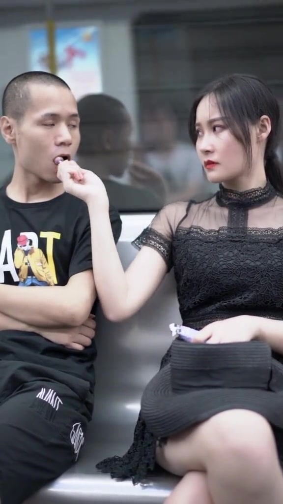 美女如云，偷窥美色真实写照