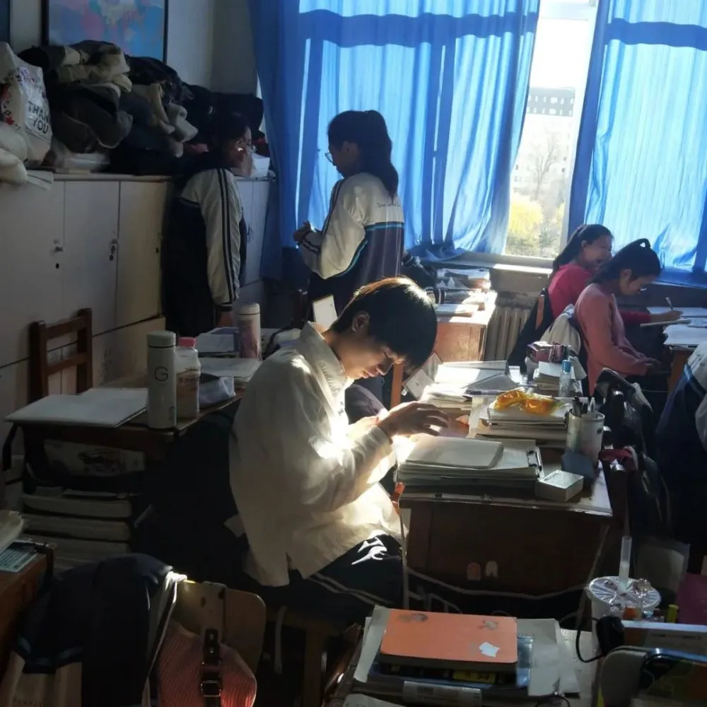 看不见的客人_看球直播_天天看