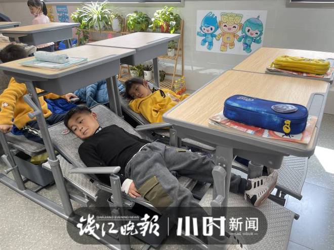 躺平摸鱼破解版内置FF菜单_躺平摸鱼MOD作弊菜单_躺平摸鱼