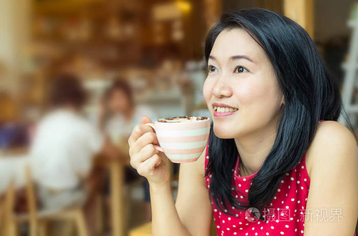 定制你的理想美女形象，尽情扮演心仪角色