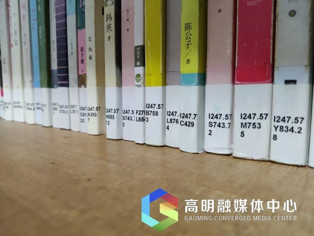 美女叉开腿扒开阴道图_帅哥扒开美女胸衣后强吻美女_美女扒开内裤无遮挡正面