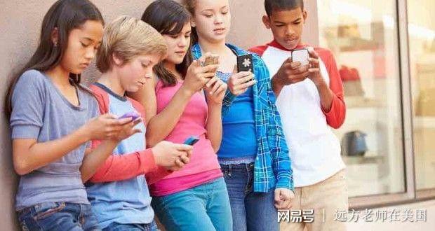 幼儿玩手机游戏的文案简短_文案简短玩幼儿手机游戏_关于幼儿玩游戏的文案