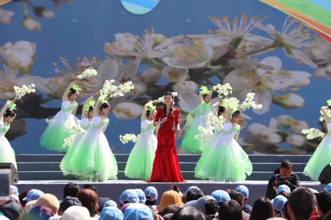 足立梨花_足立梨花体重_足美屋恋踝足图