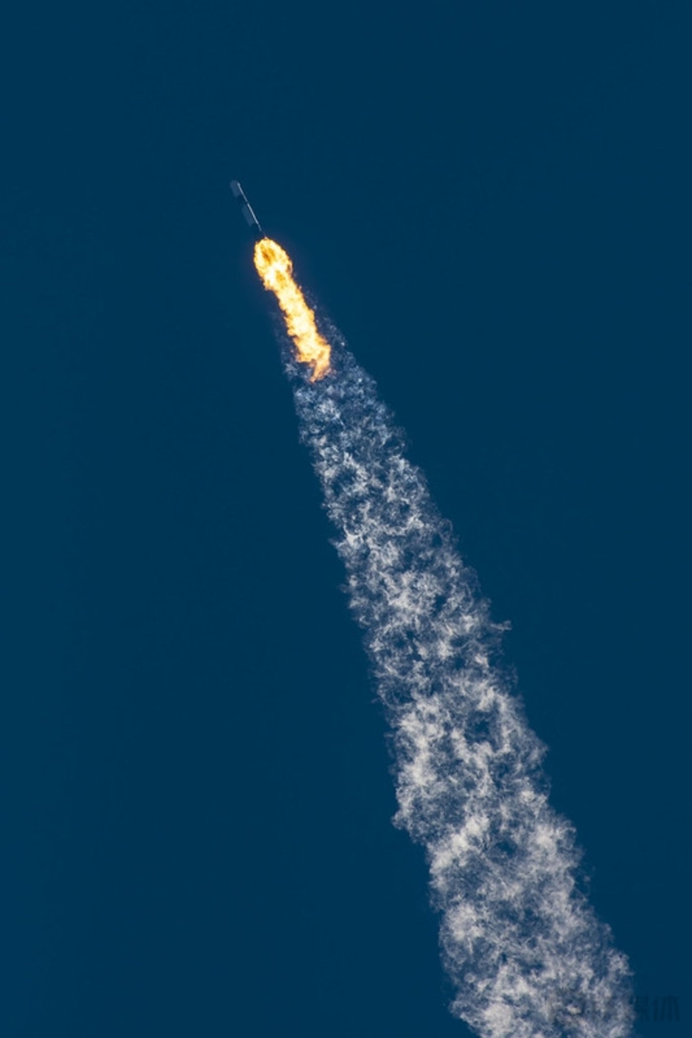 宇宙飞行器模拟游戏手机版_宇宙飞行模拟器2021最新版_飞行宇宙模拟器版手机游戏