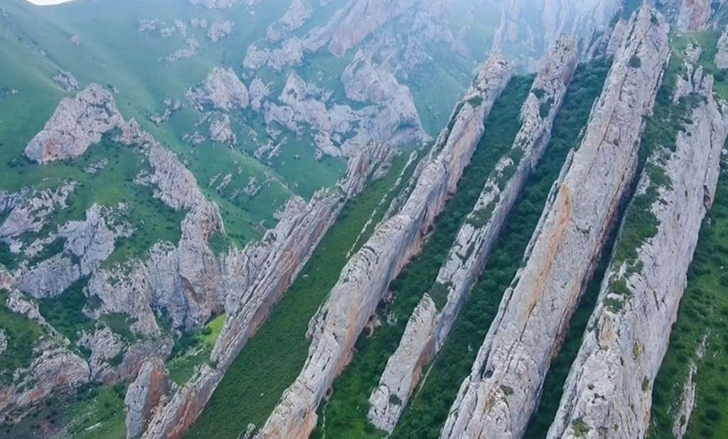 山县有朋_岜朋山站_山县有朋大山岩
