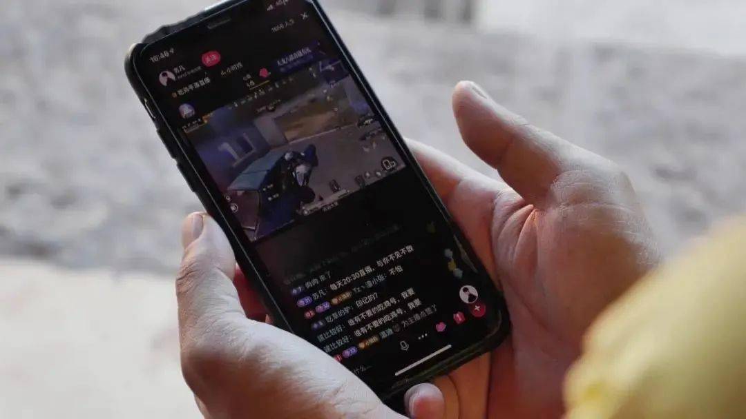 可以直播玩手机游戏吗_直播玩手机游戏可以吗_直播游戏用手机可以吗