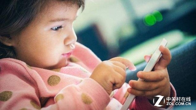 九岁小孩子玩手机游戏好吗_小孩子玩手机游戏的坏处_爱玩手机游戏的孩子