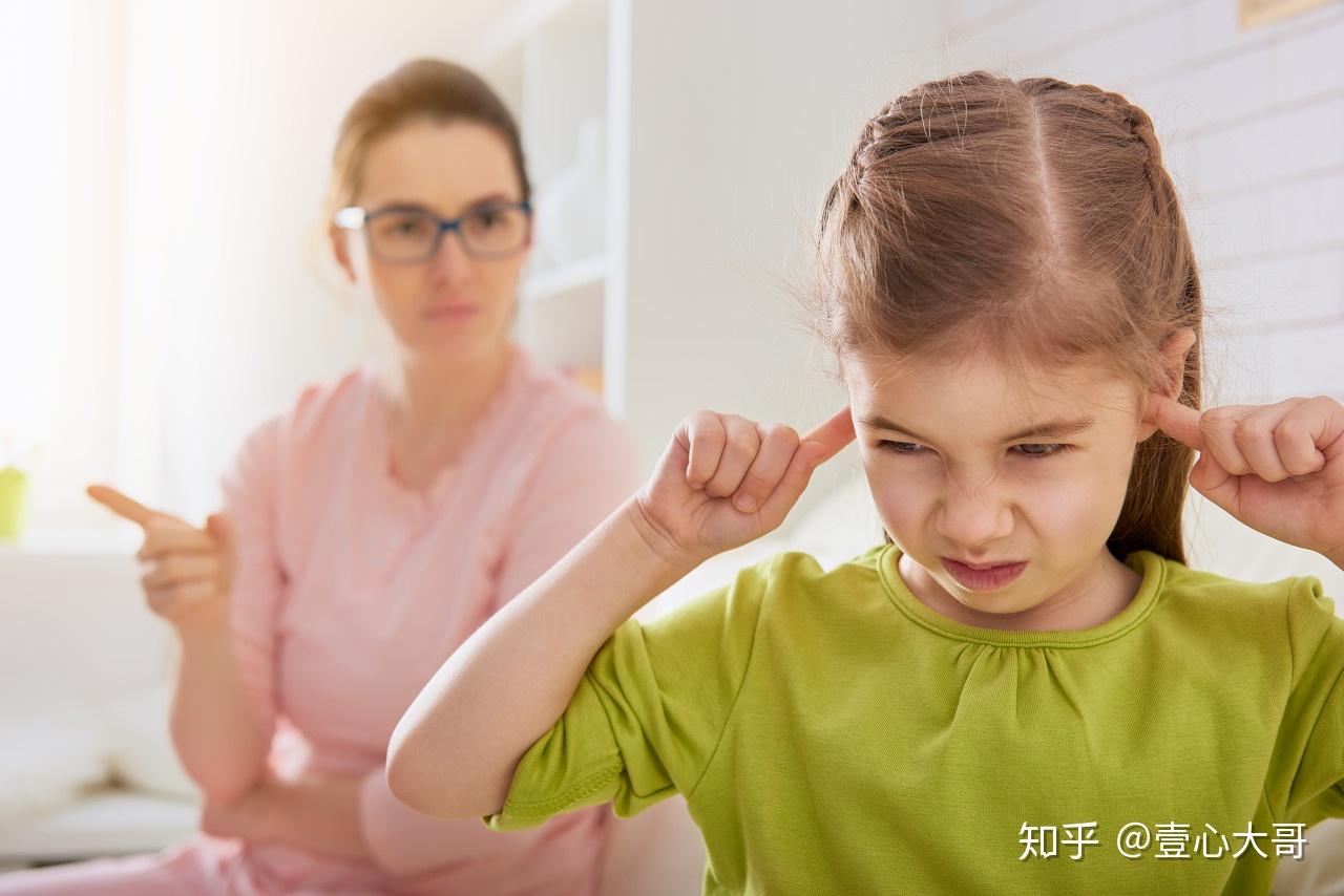 爱玩手机游戏的孩子_小孩子玩手机游戏的坏处_九岁小孩子玩手机游戏好吗