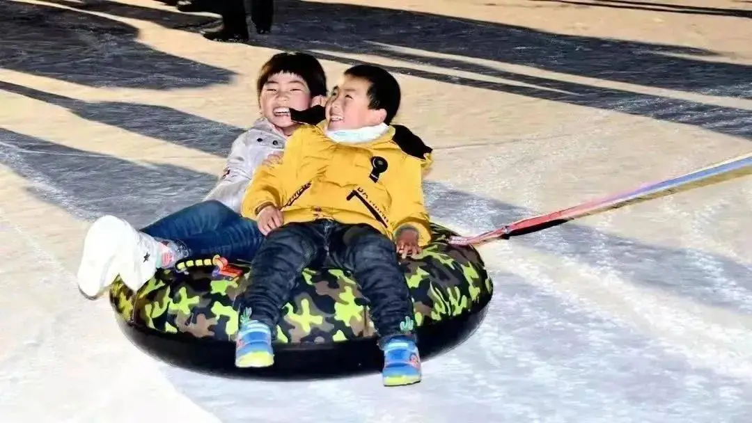 摩托罗拉手机上的滑雪游戏_摩托罗拉极限滑雪_摩托罗拉滑盖手机游戏