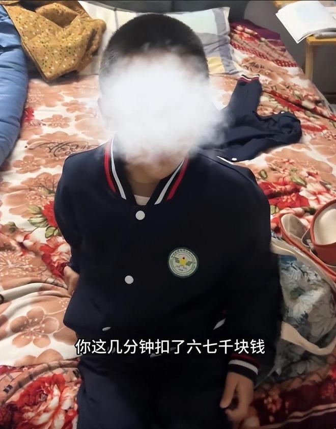 小朋友吃饭可以玩手机_孩子吃饭能不能玩手机游戏_能吃饭玩手机游戏孩子能玩吗
