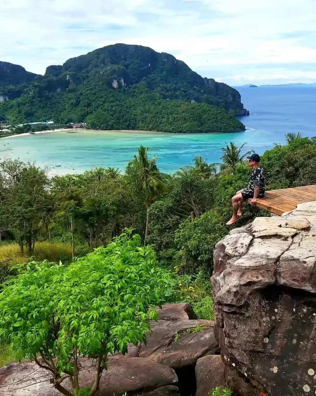 海边沙滩手机游戏-在海边沙滩玩手机，享受阳光与冒险的完美融合