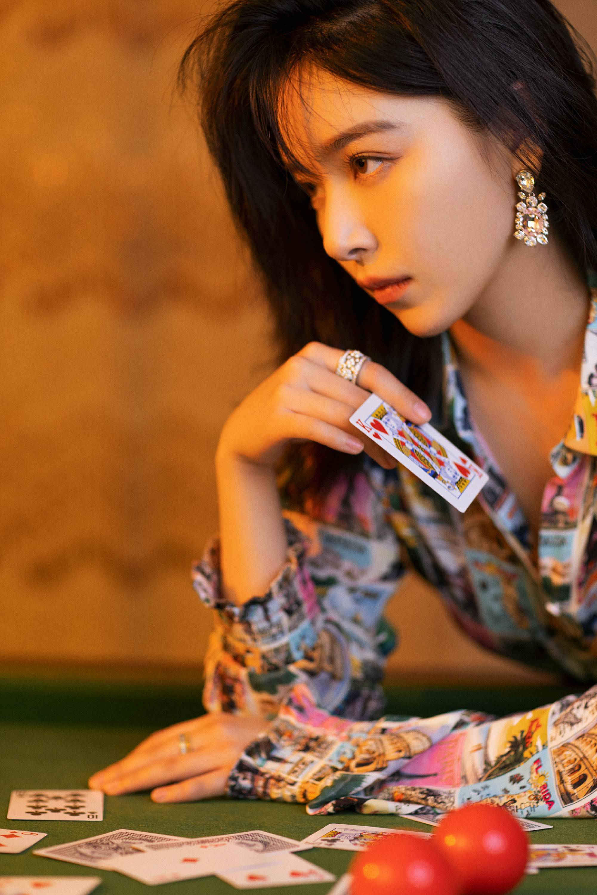 阚清子活动_阚清子手机玩游戏_阚清子游泳