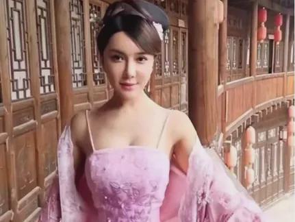 金莲直播在线交友app免会员下载安装 
